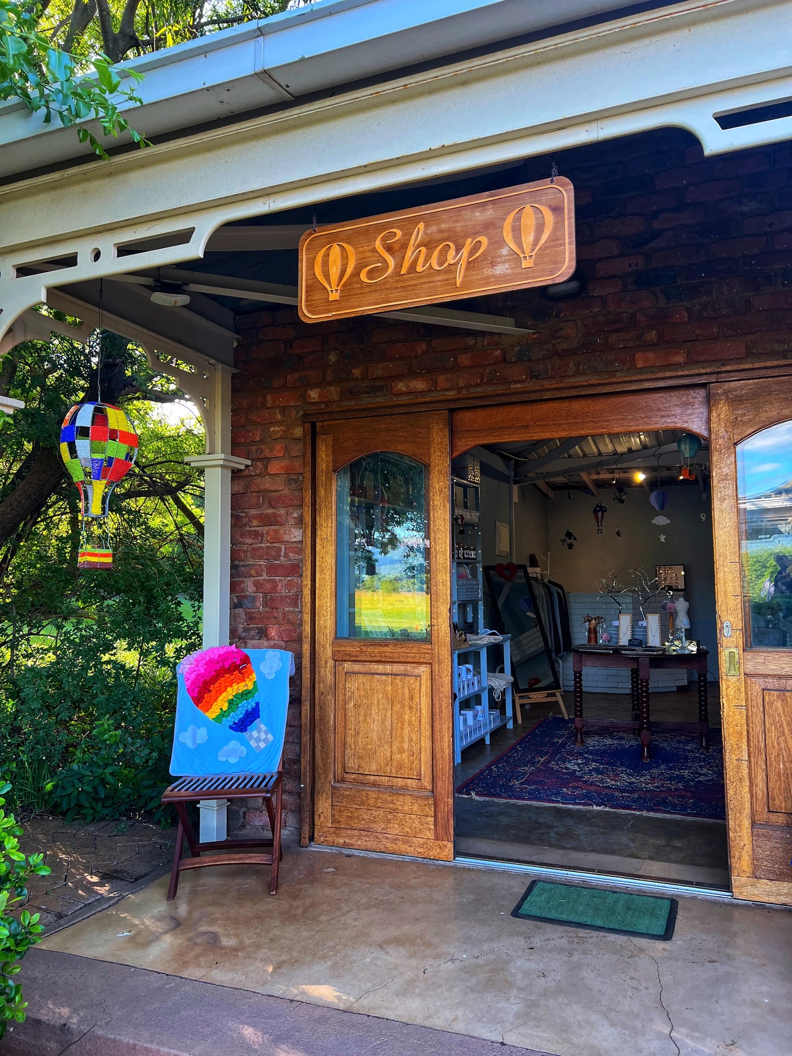 Bill Harrop's "Original" Balloon Safaris, 
R560 Skeerpoort South Africa