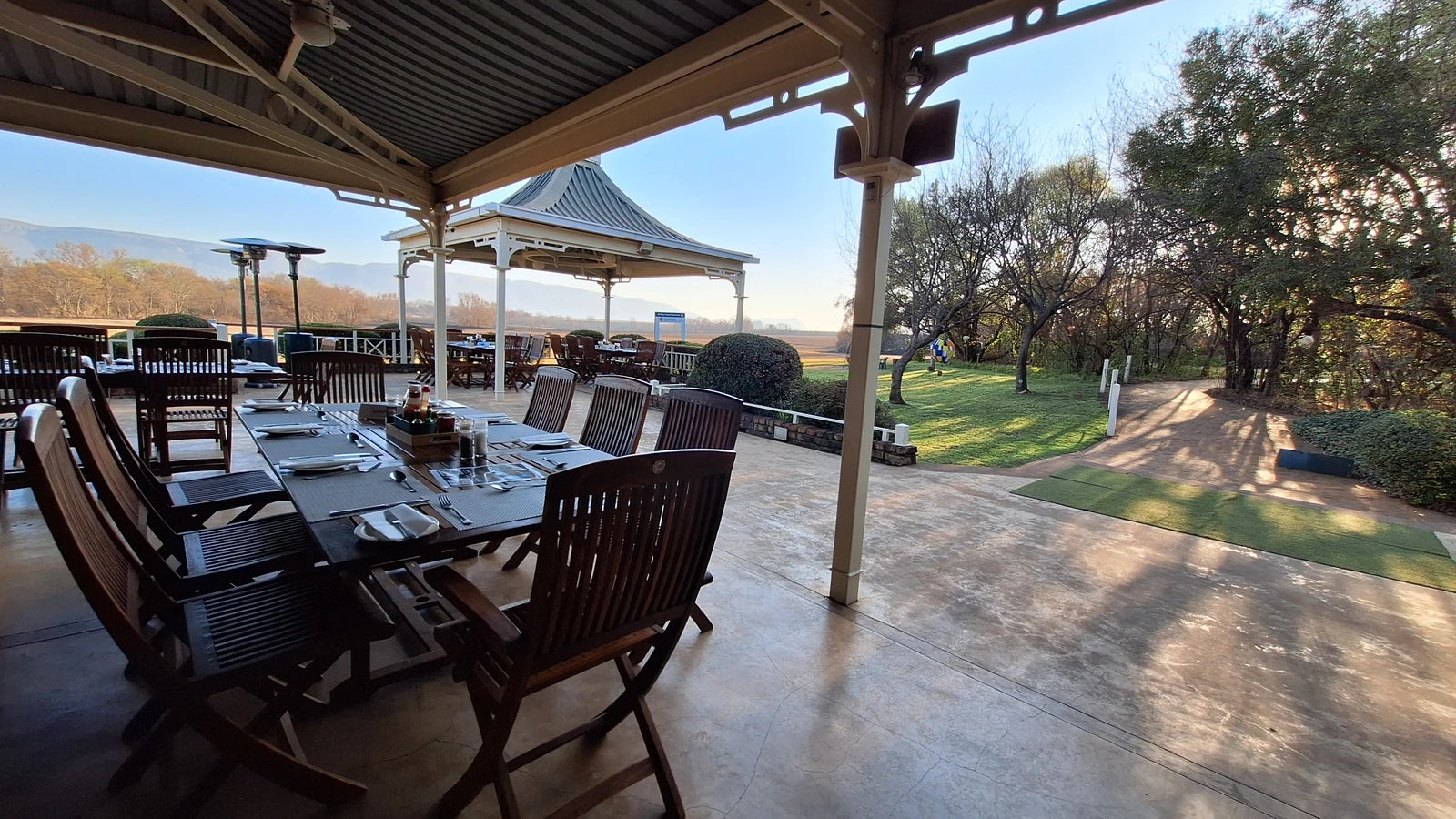 Bill Harrop's "Original" Balloon Safaris, 
R560 Skeerpoort South Africa