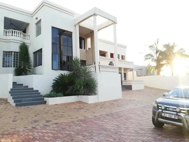 Bundu Inn Resort, Akasia South Africa