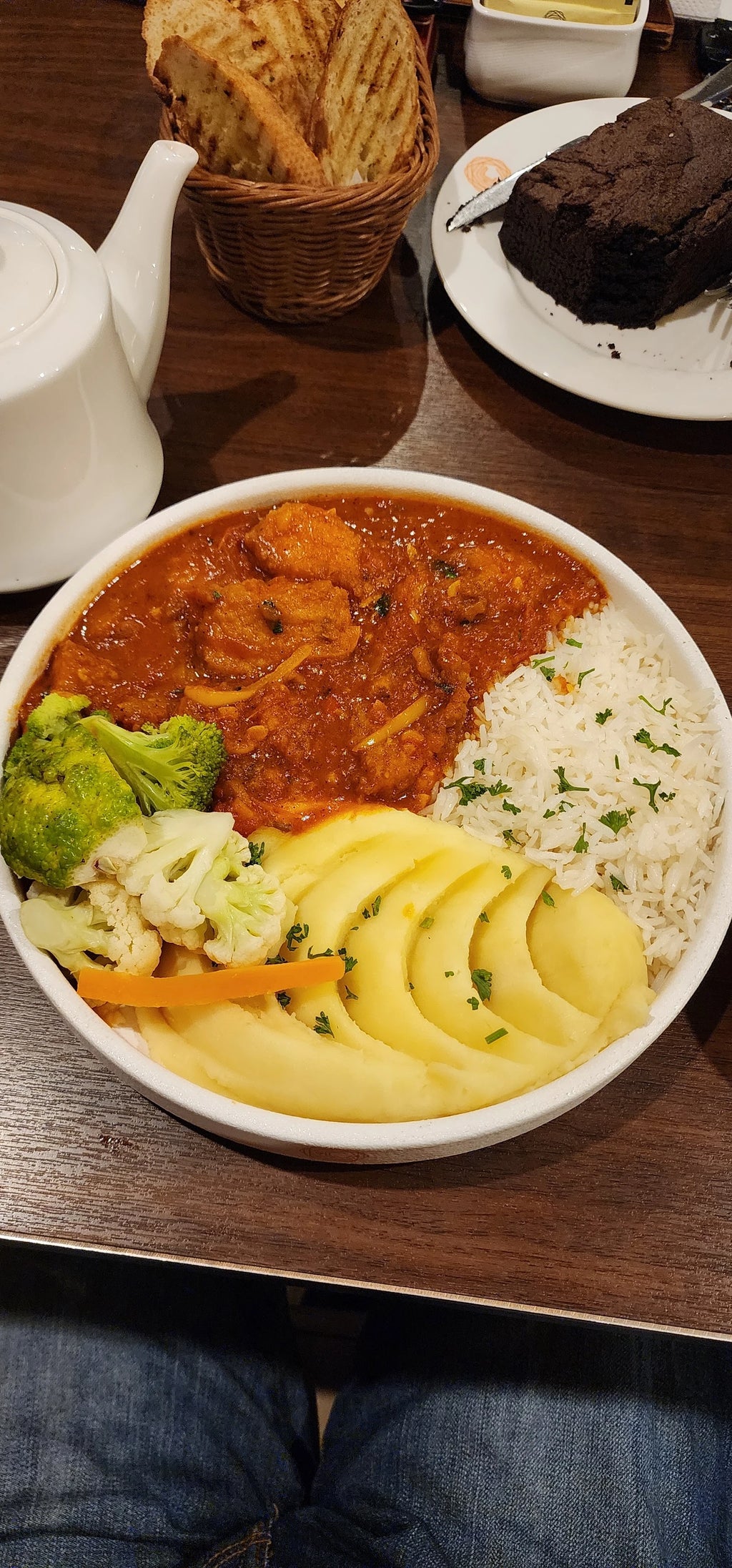 Caramel Café & Lounge - Acacia, Kampala Uganda