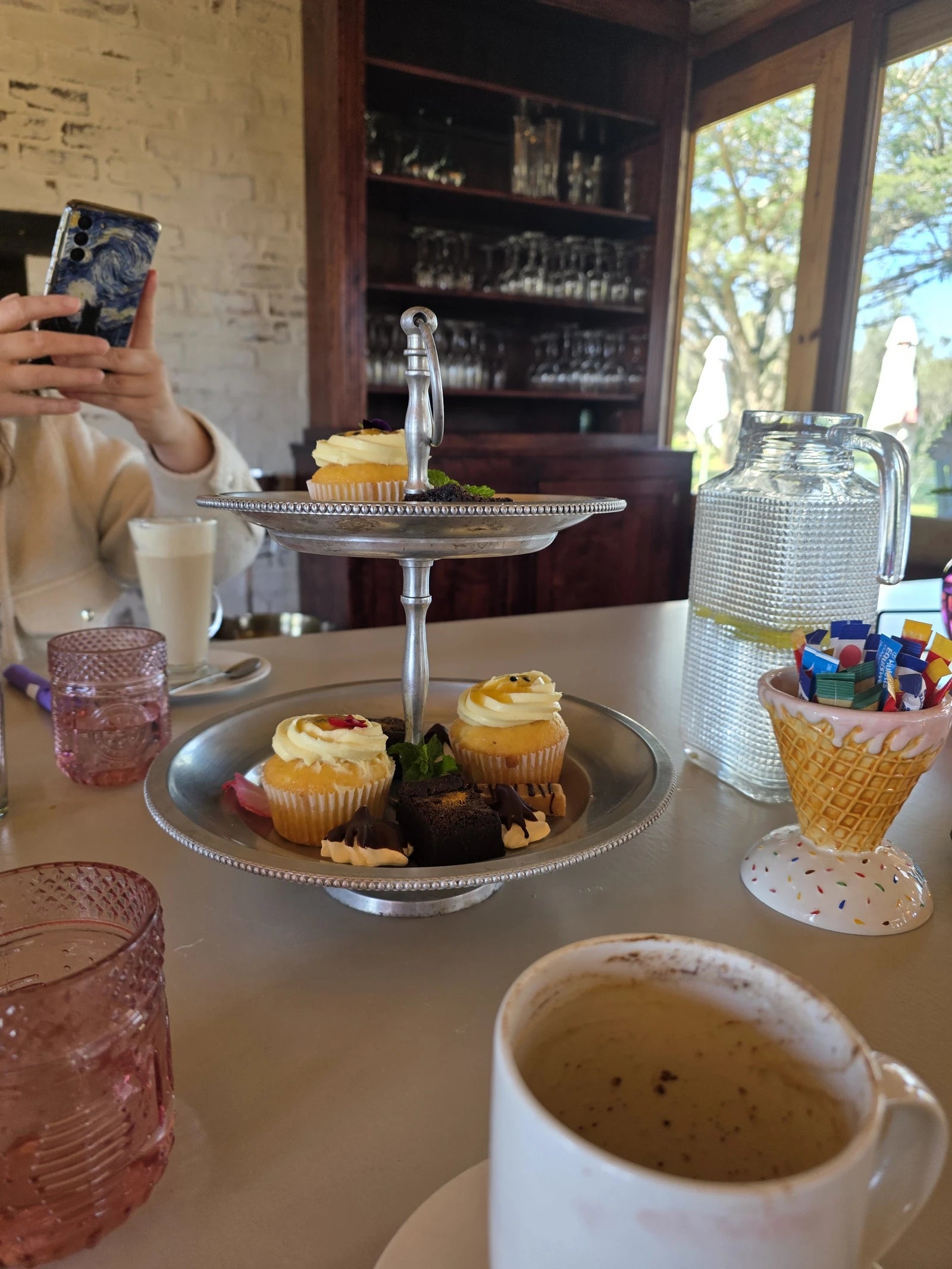 Chocolat et Cafe, Shere South Africa