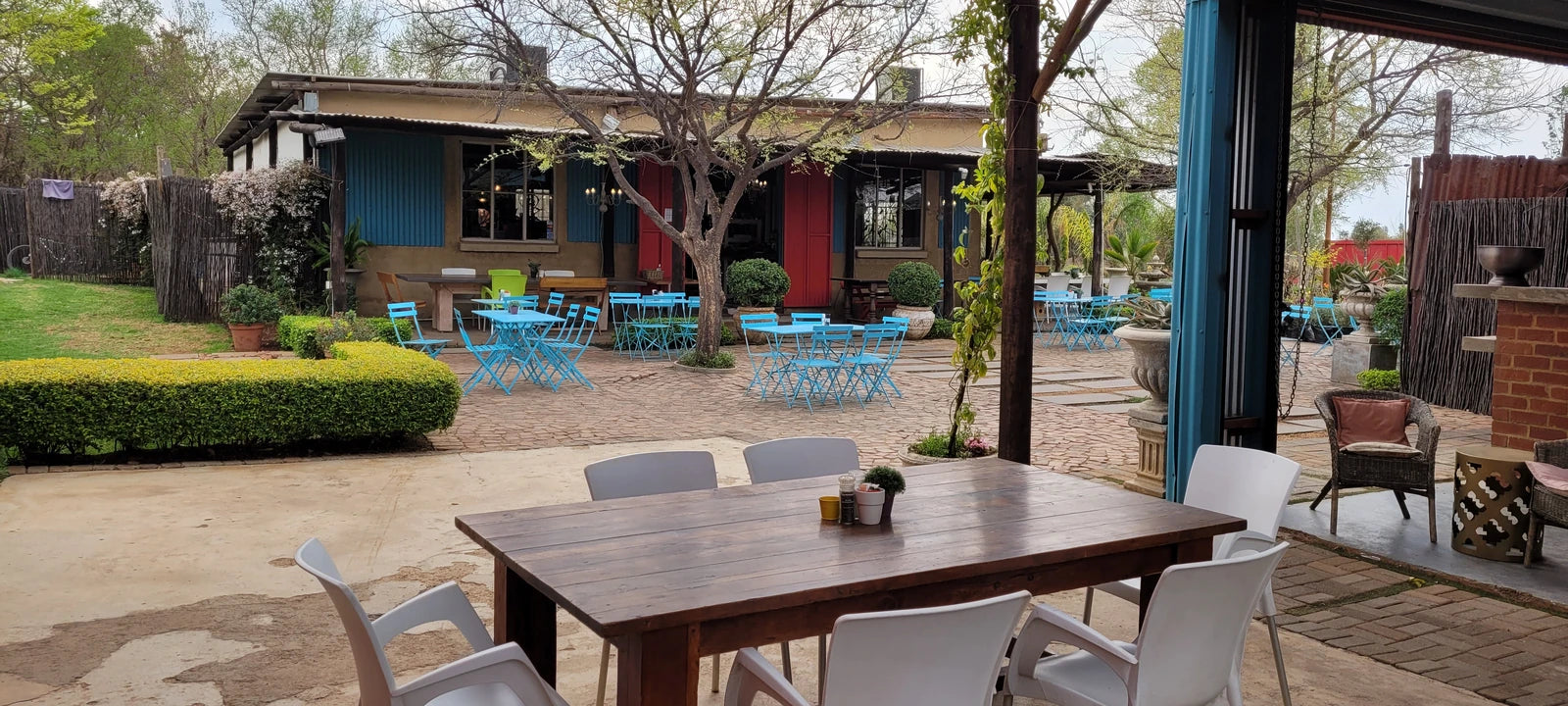 Chocolat et Cafe, Shere South Africa