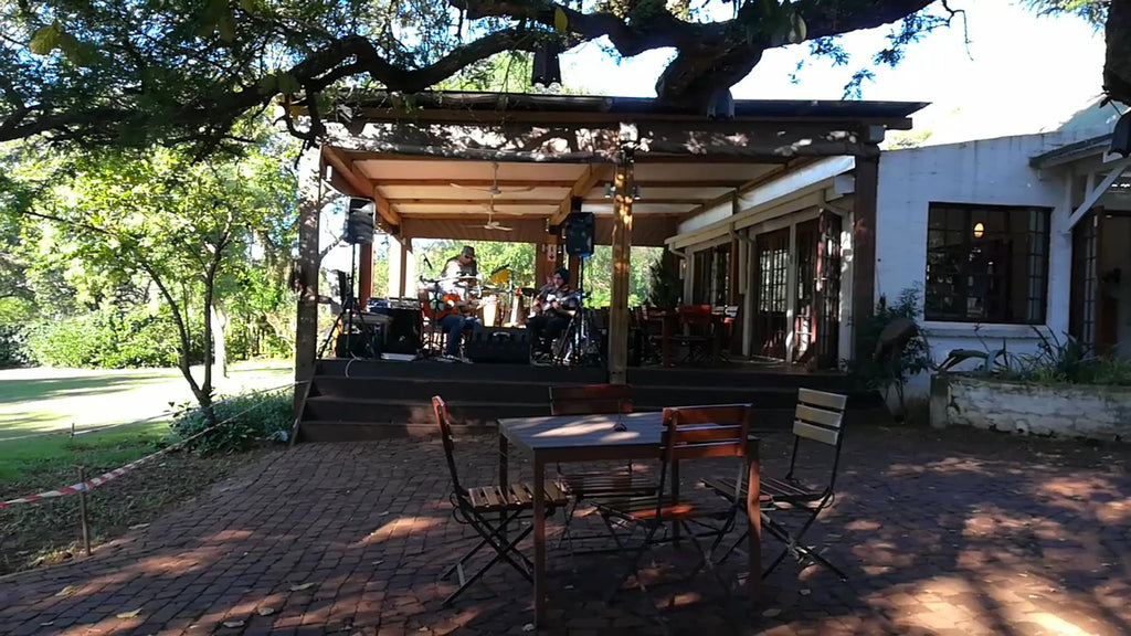 Da Loose Mongoose Pub & Grill and Guest House, White River South Africa