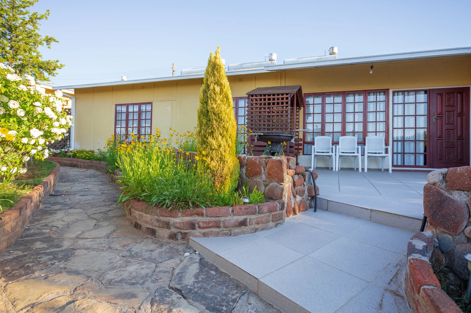 de Stijl Gariep Hotel, Gariepdam South Africa