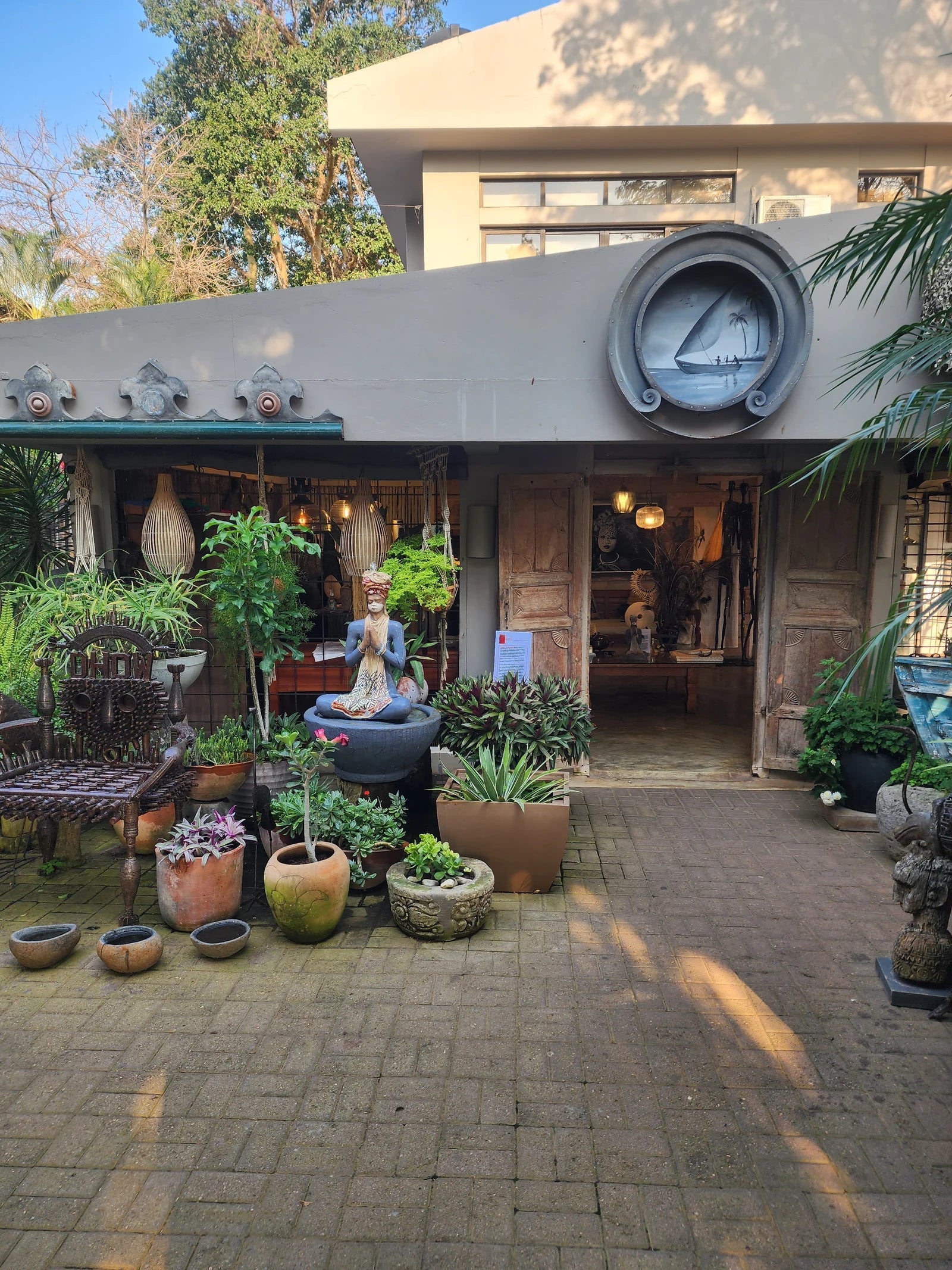 Dhow Restaurant and Art Gallery, Maputo Mozambique