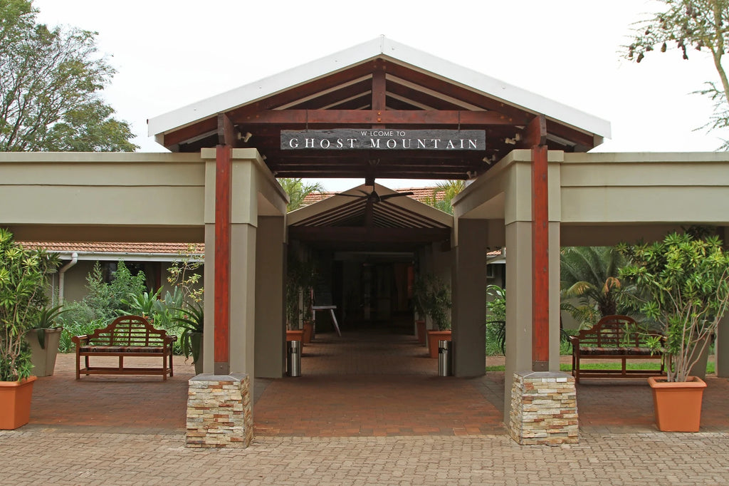 Ghost Mountain Inn & Safaris, eMkhuze South Africa