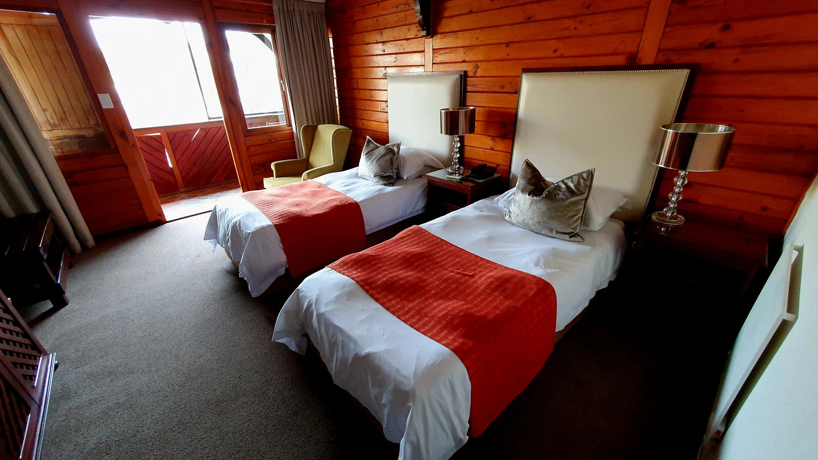 Hotel Knysna Log-Inn, Knysna South Africa