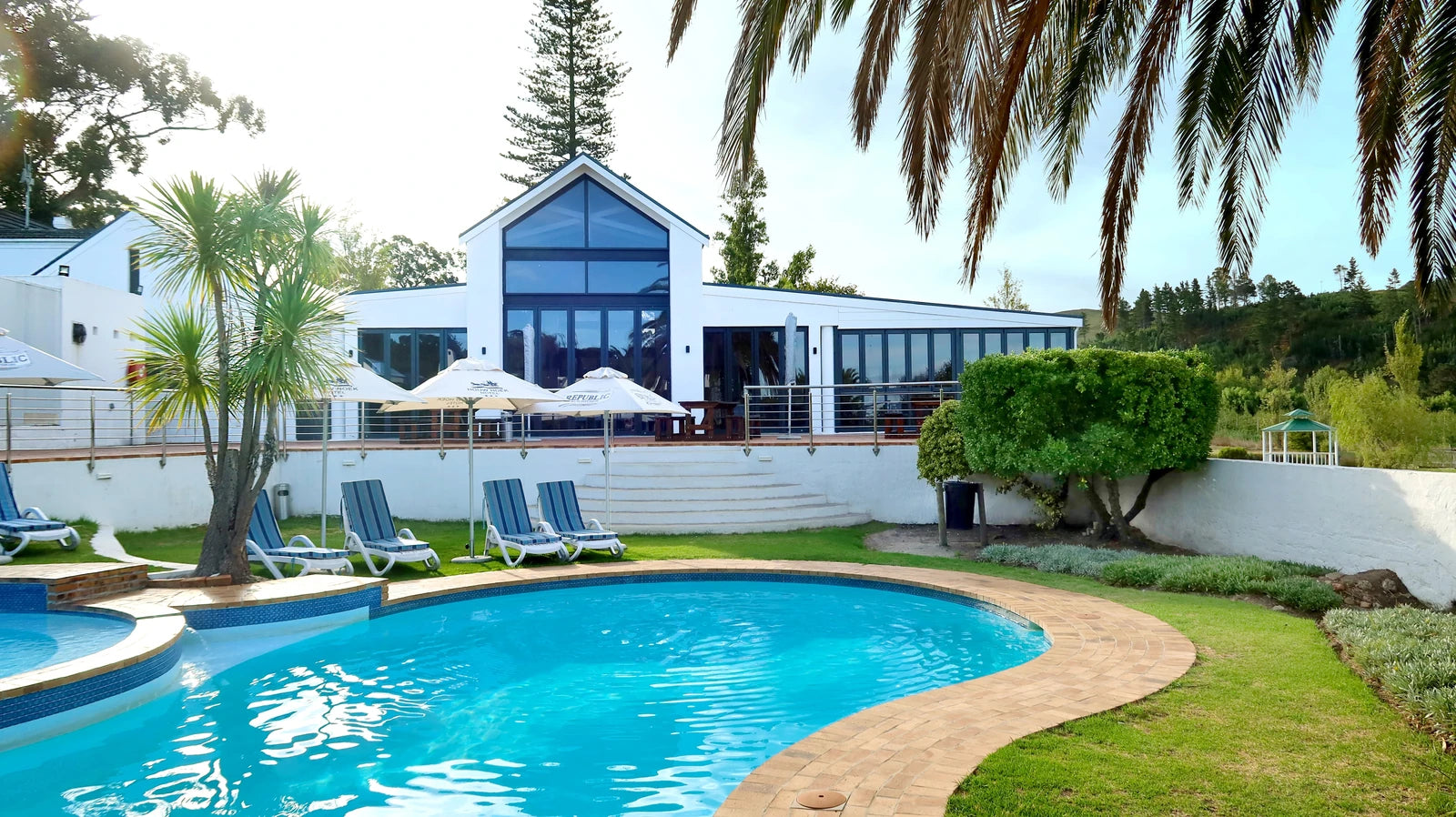 Houw Hoek Hotel