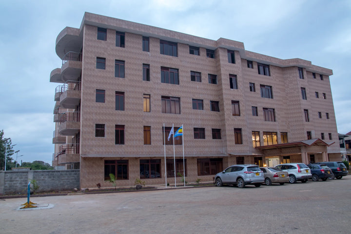 MAXLAND HOTEL JUJA