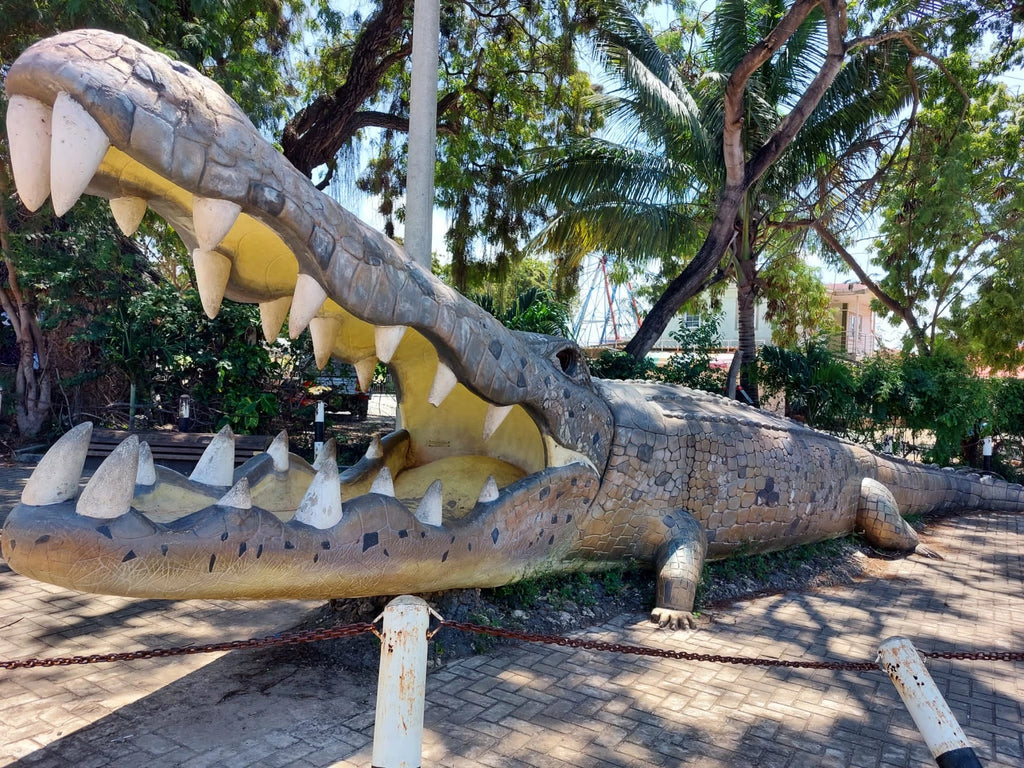 Pembe Za Ndovu – Elephant Tusks, Mombasa Kenya