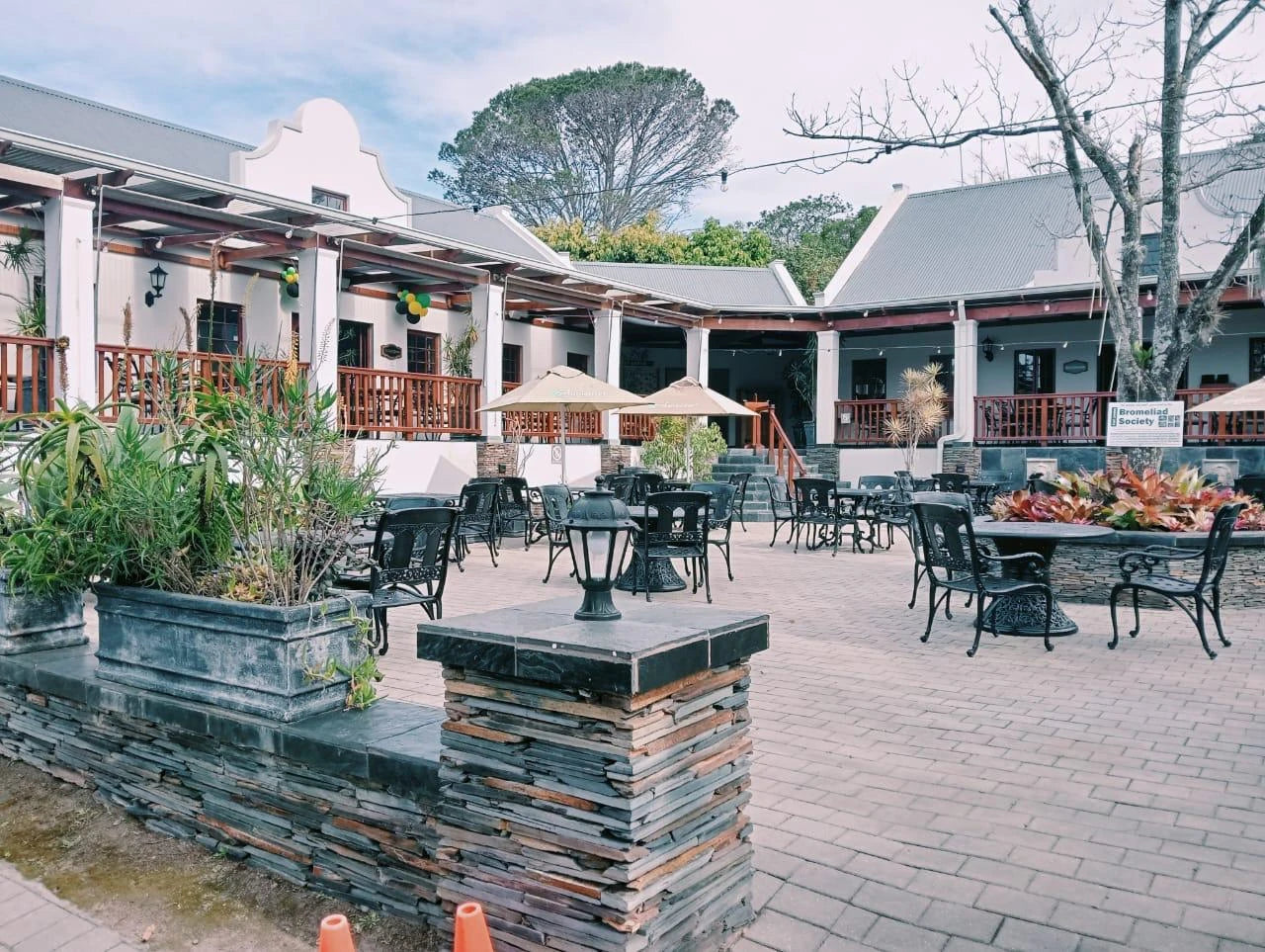 Pinecreek Restaurant & Events Venue, KuGompo City South Africa
