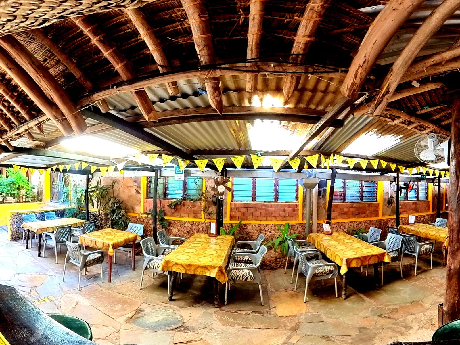 Safari Inn Bar & Restaurant, Serena Road Kenya