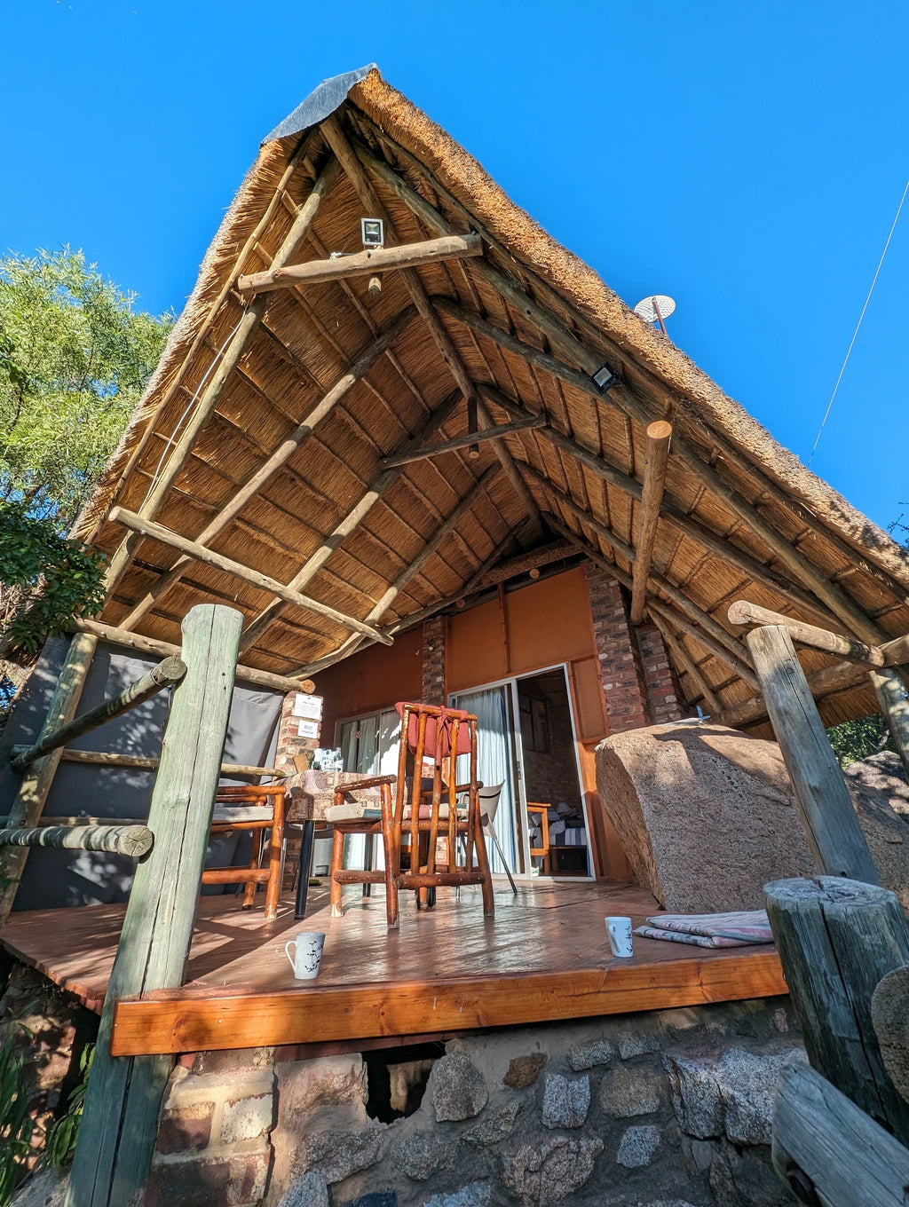 Stonehenge in Africa / Stonehenge River Lodge, Parys South Africa