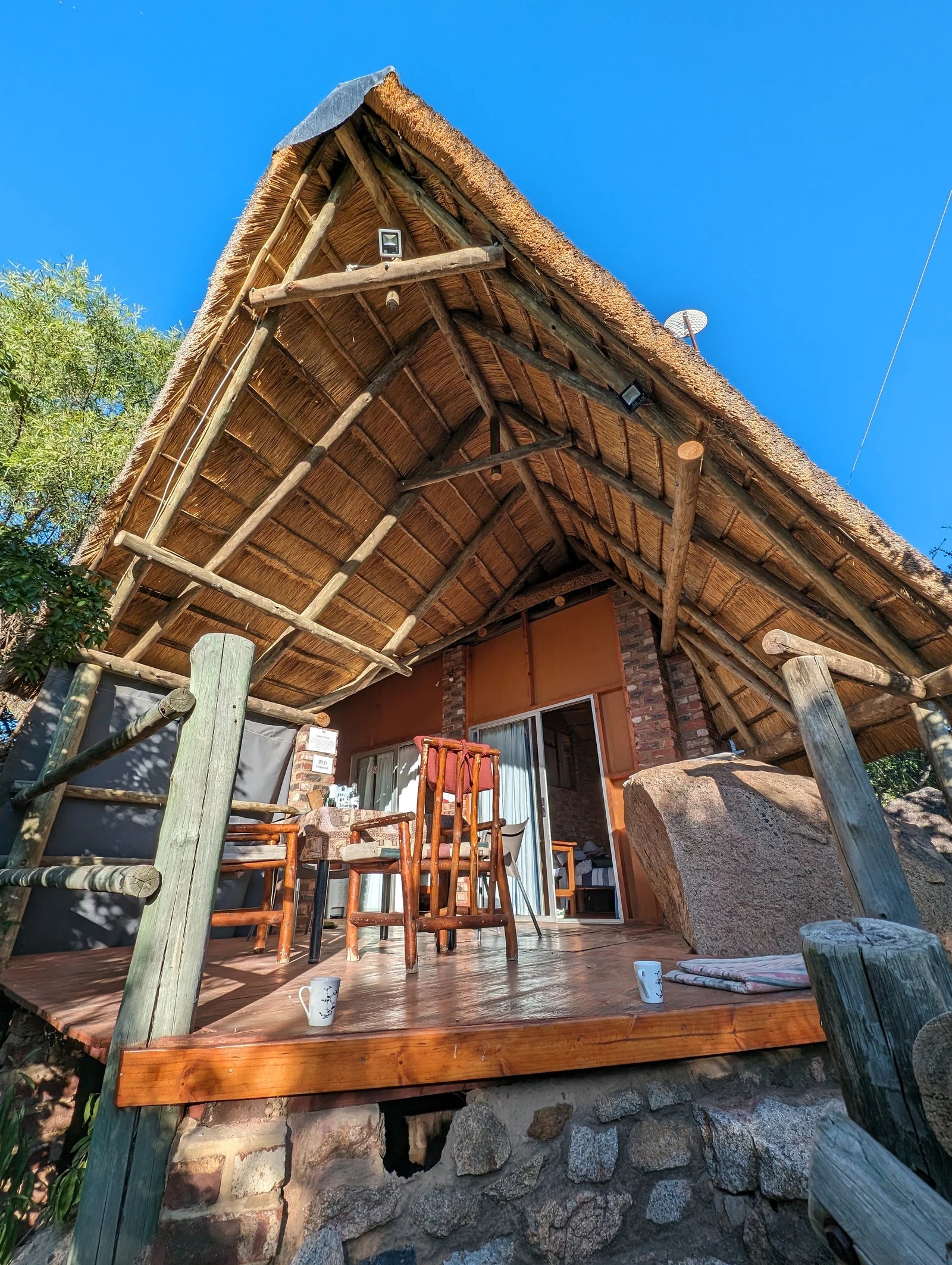 Stonehenge in Africa / Stonehenge River Lodge, Parys South Africa