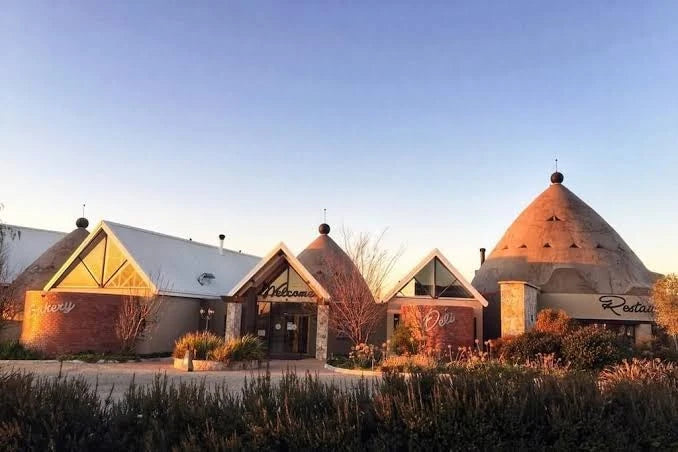 Thanda Tau, Roadside South Africa