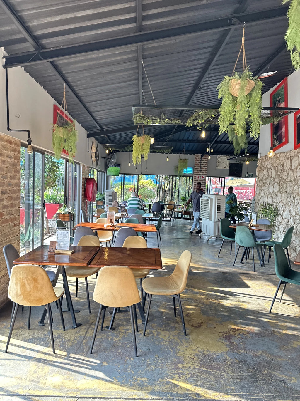 Tin Roof Restaurant / Eatery, Hartbeespoort South Africa