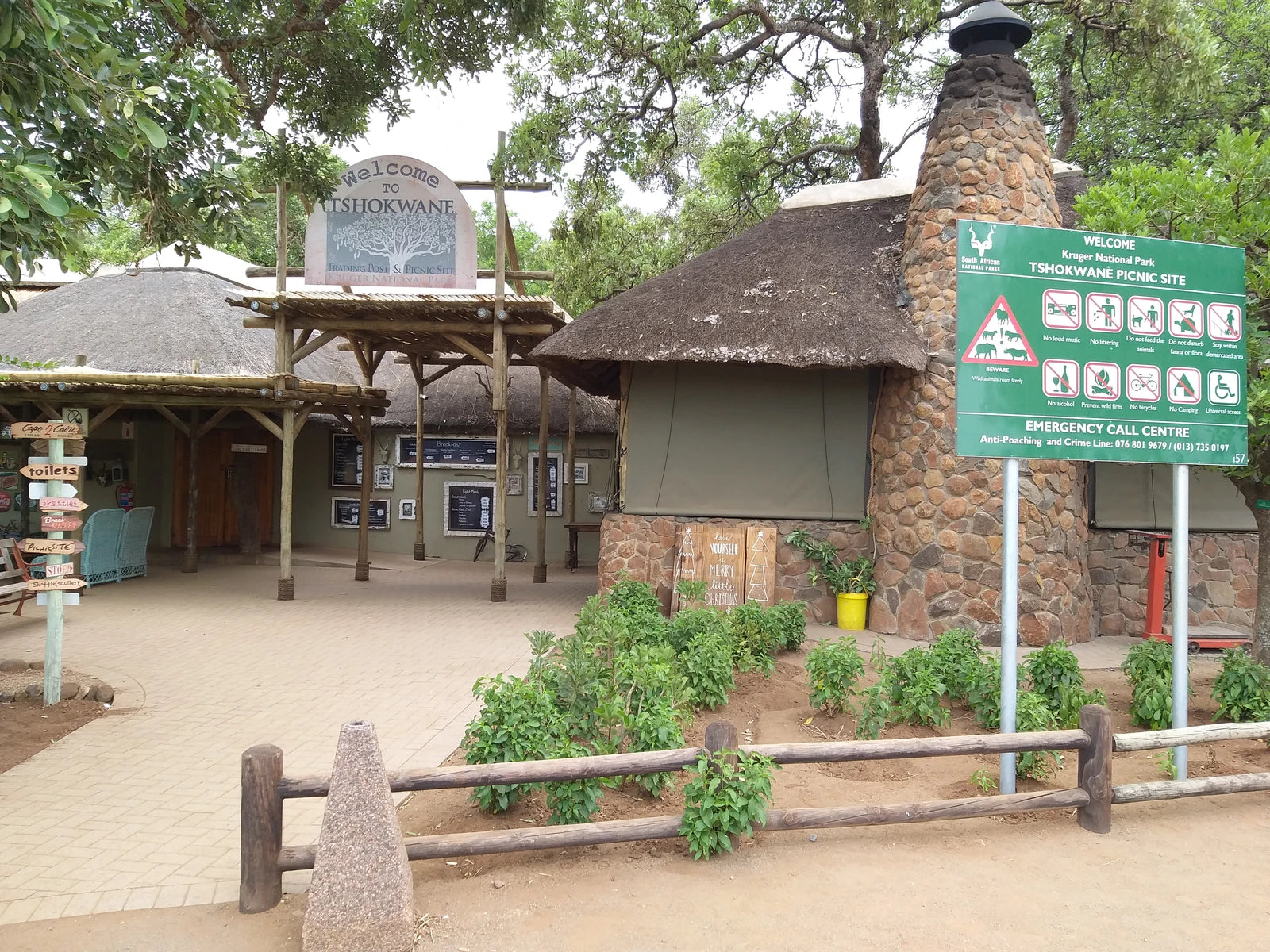 Tshokwane Trading Post & Picnic Site, Tshokwane Picnic Rd South Africa