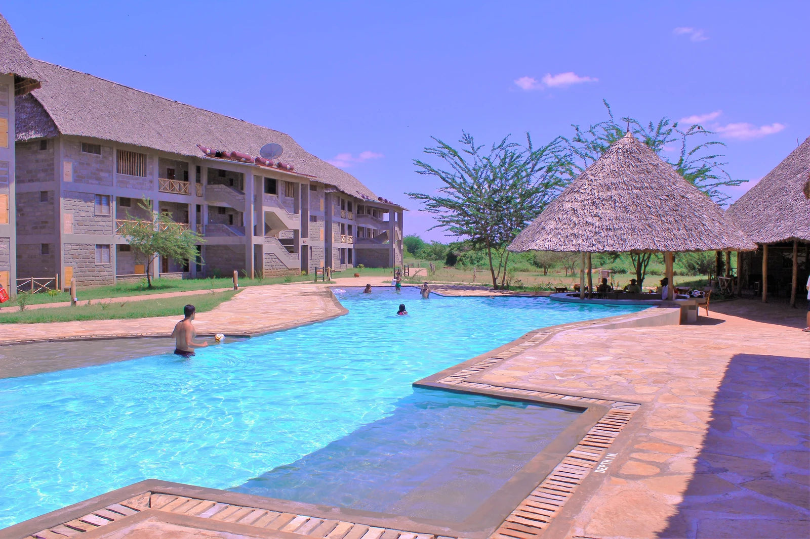Zomeni Lion Hill Safari Lodge, Voi Kenya